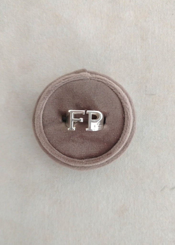 Johnny Initial Ring (original)