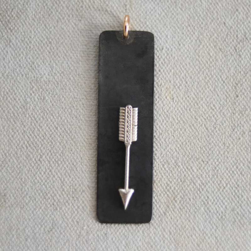 Arrow Plate Charm  (L)